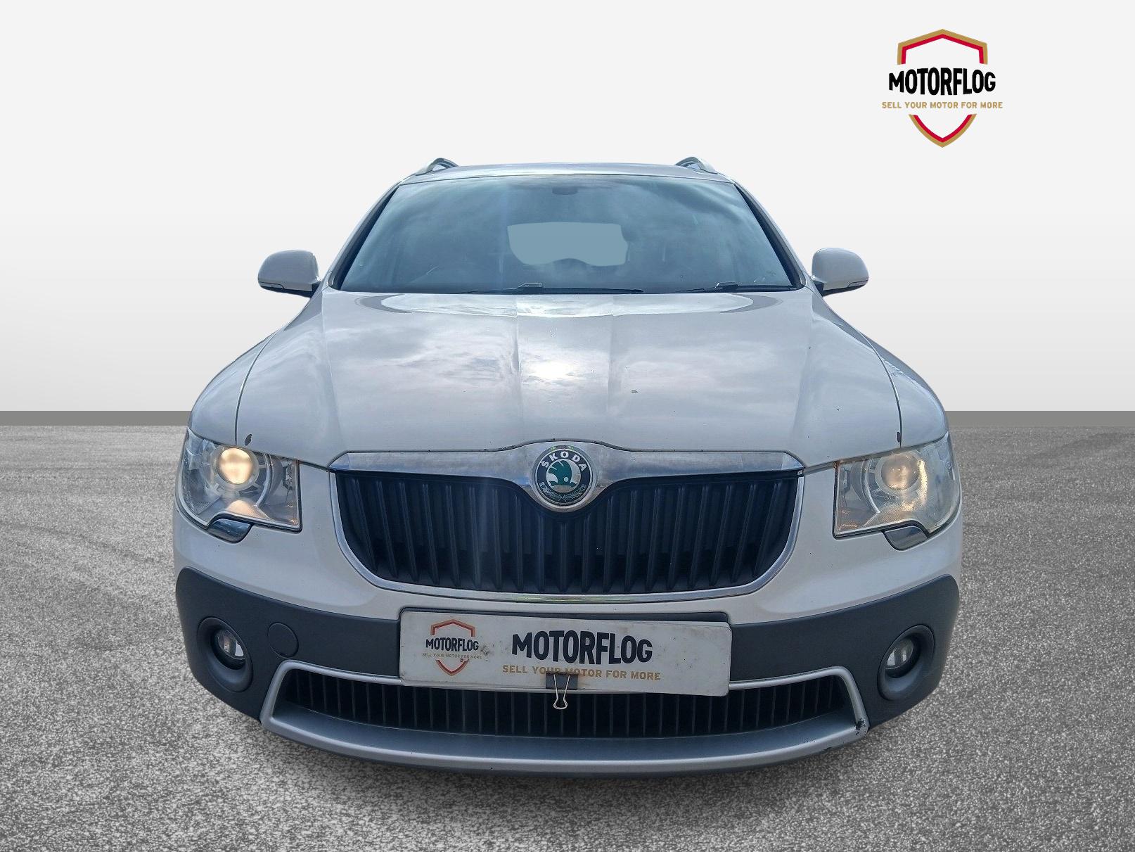 Skoda Superb Outdoor TDI CR 4x4 Semi-auto - Image 6