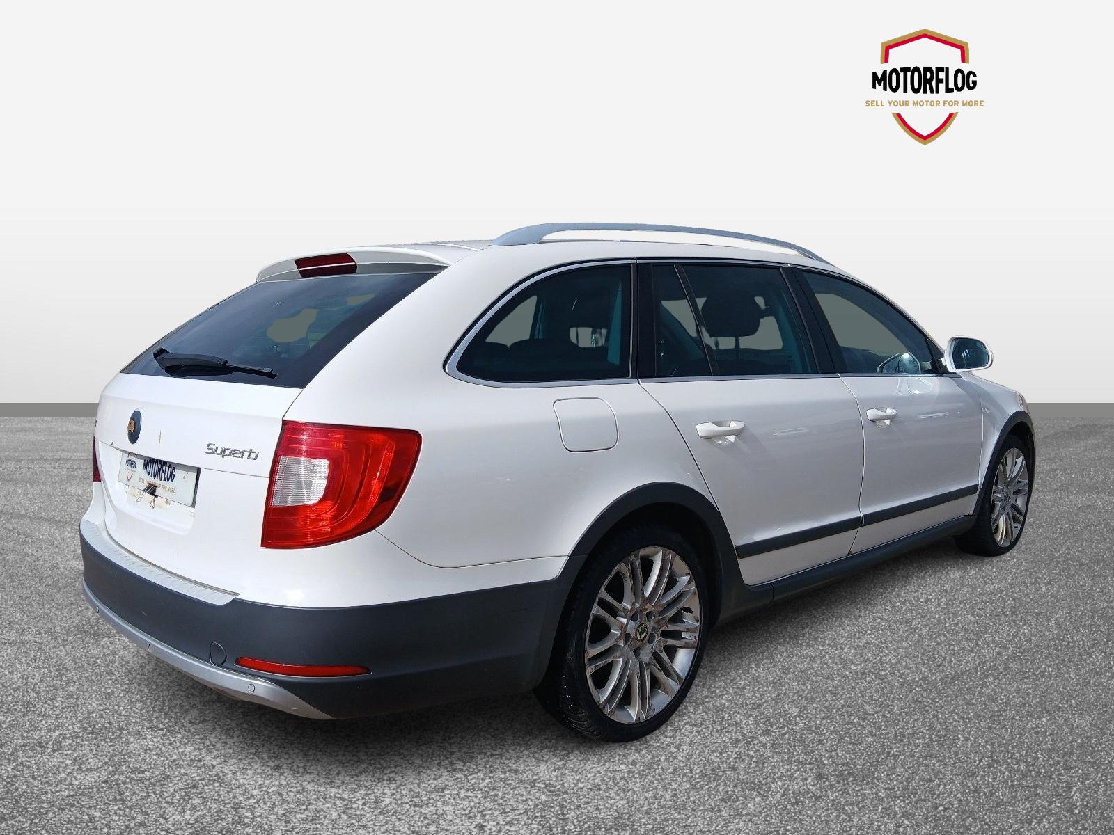 Skoda Superb Outdoor TDI CR 4x4 Semi-auto - Image 5
