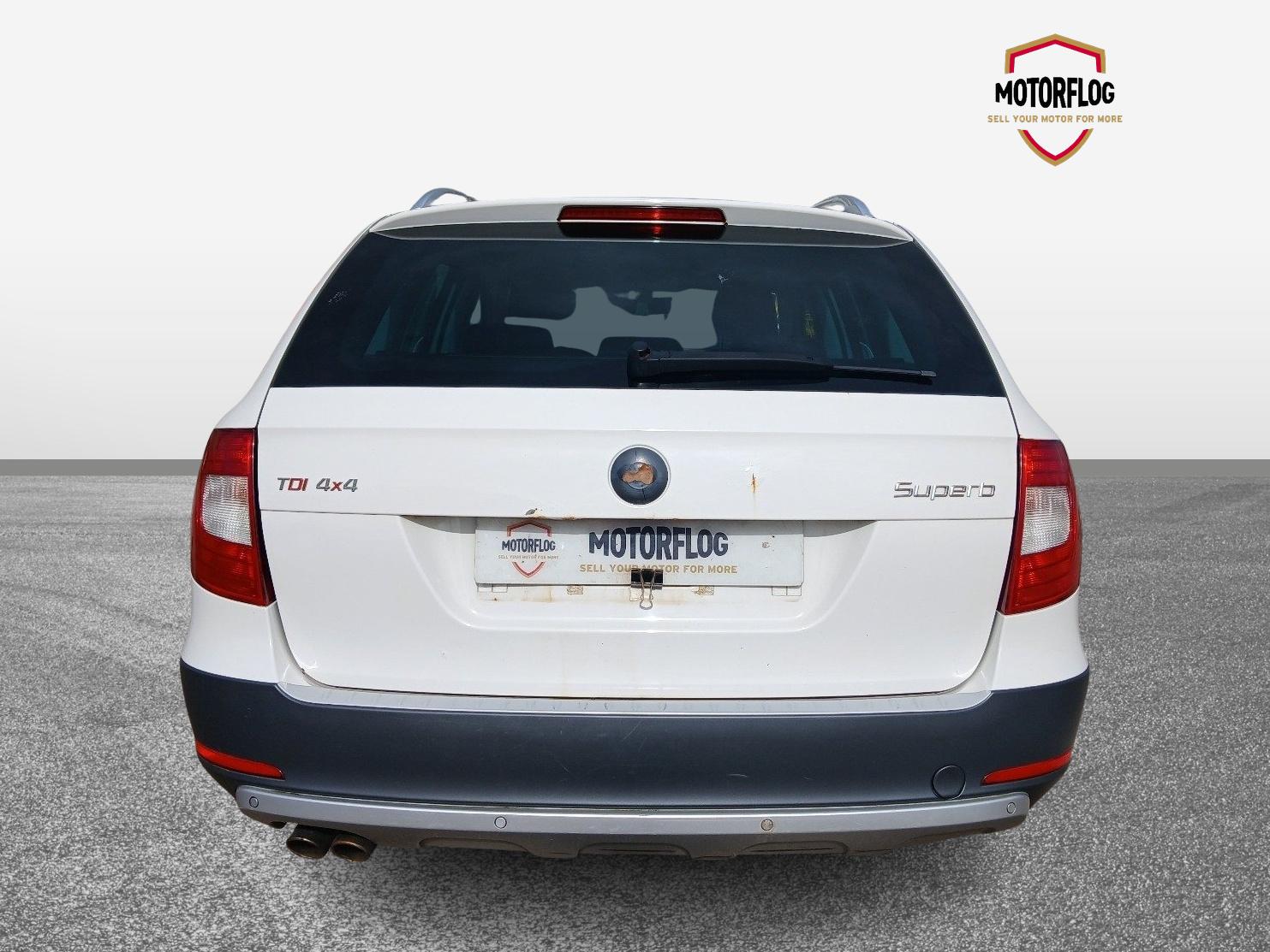 Skoda Superb Outdoor TDI CR 4x4 Semi-auto - Image 7