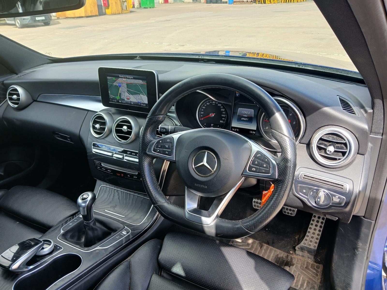 Mercedes-Benz C200 D AMG Line - Image 8