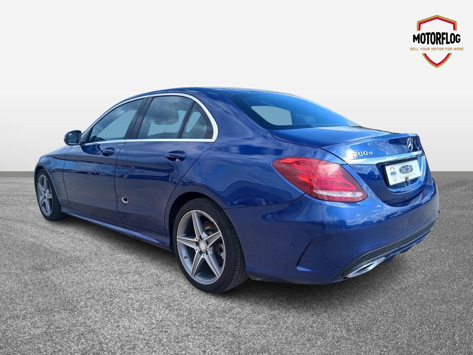Mercedes-Benz C200 D AMG Line - Image 3