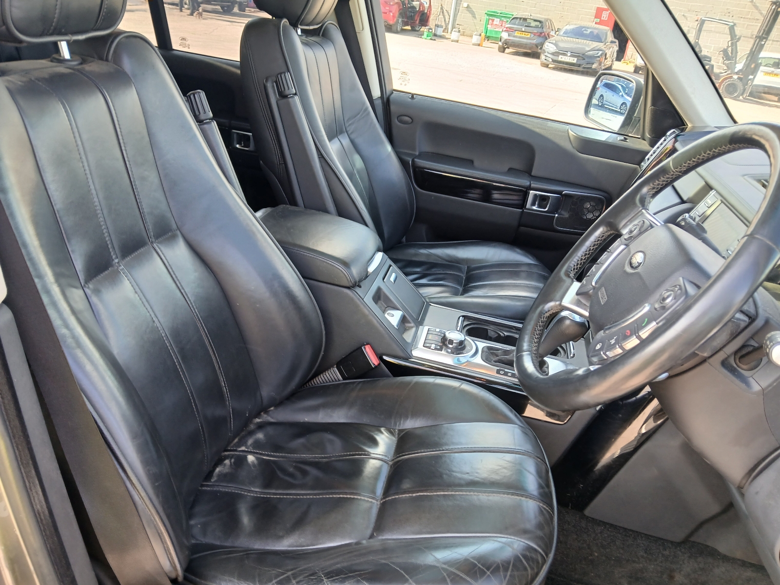 Land Rover Range Rover Vogue TDV8 Auto - Image 9