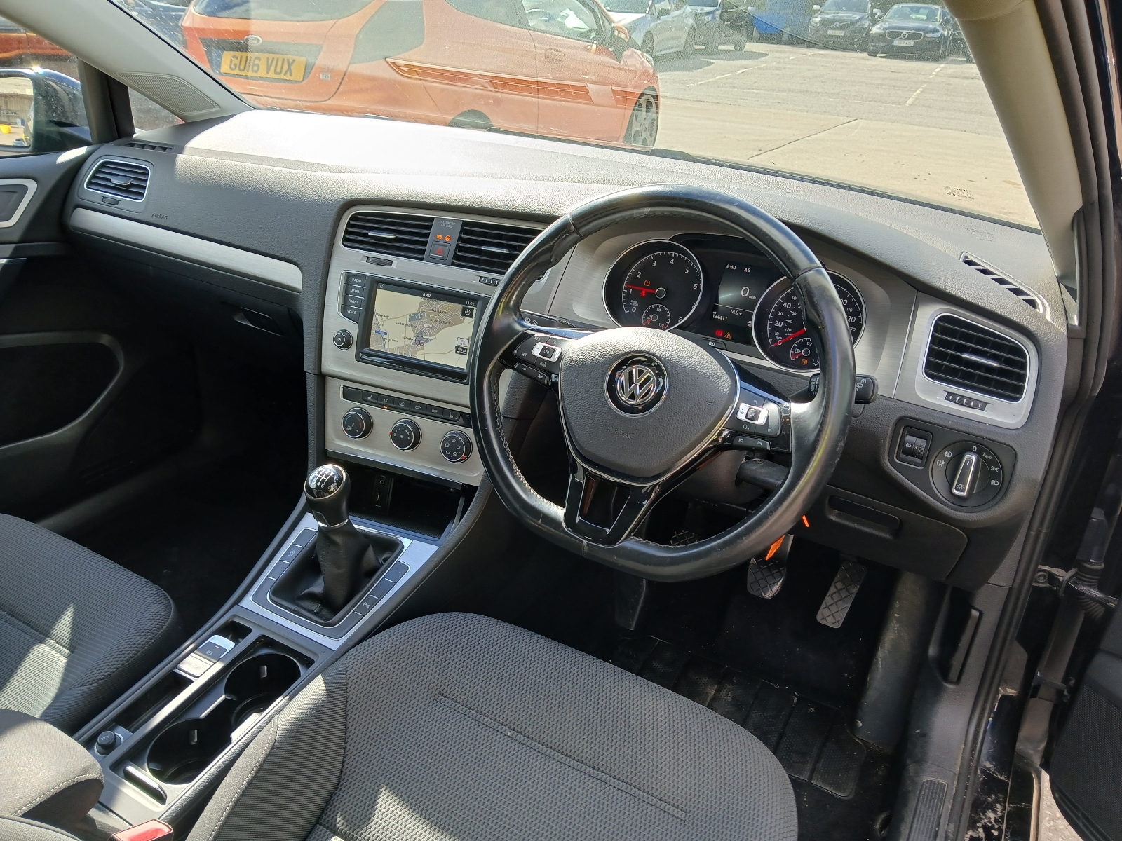 Volkswagen Golf Match Edition Tsi Bluemotion - Image 8