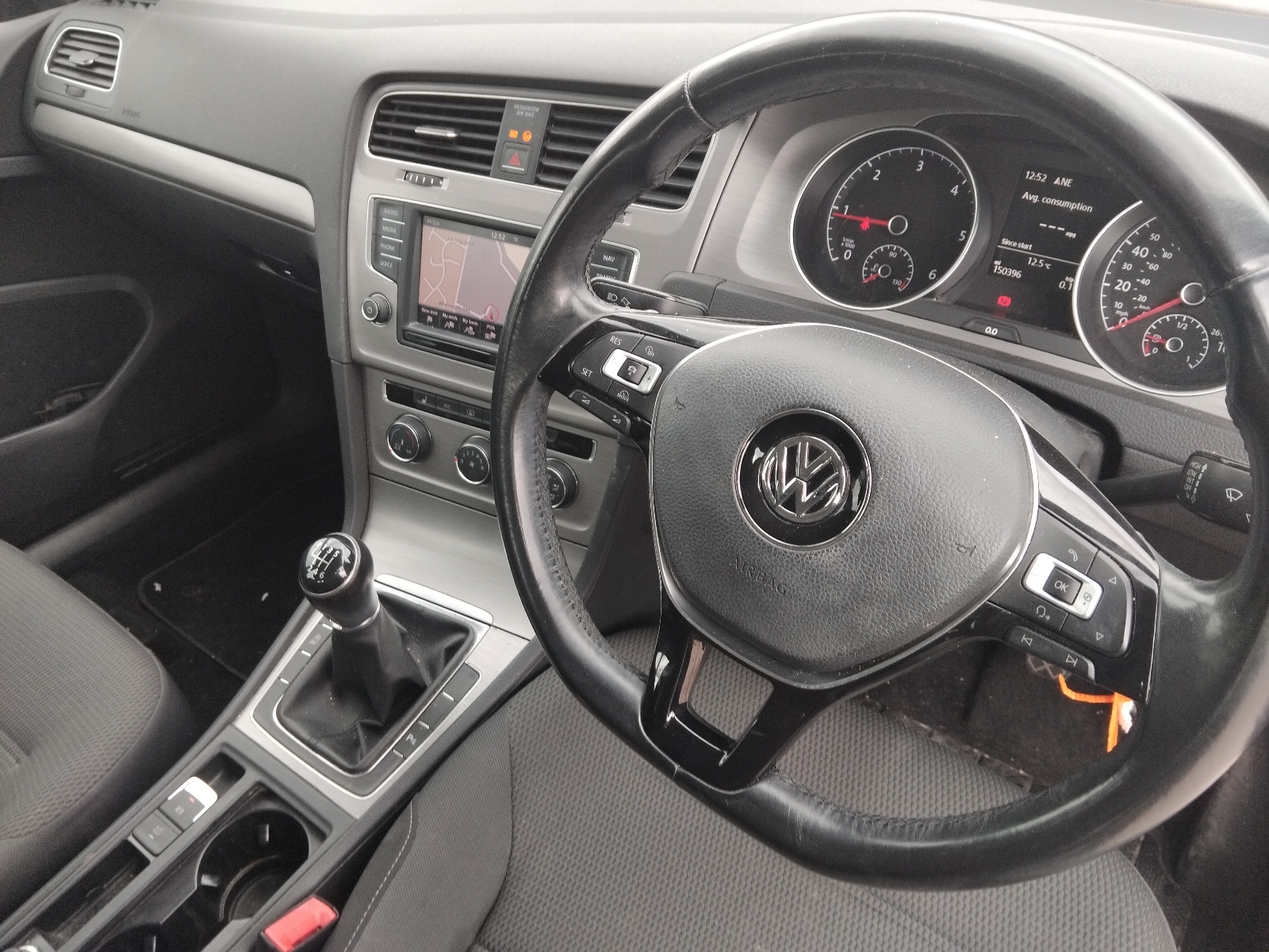 Volkswagen Golf Match Edition TDI Bluemotion Technology - Image 8