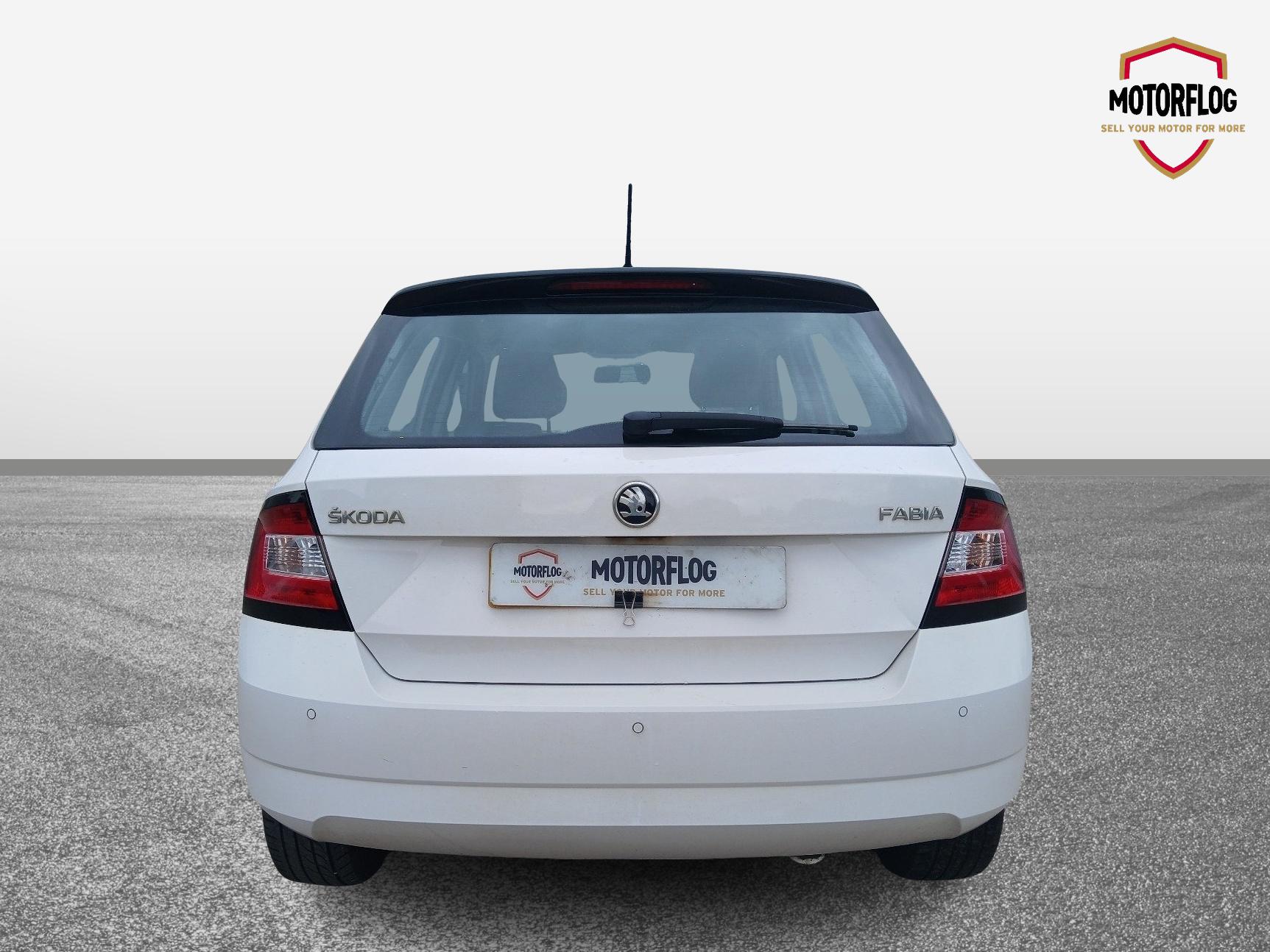 Skoda Fabia Colour Edition Tsi - Image 7