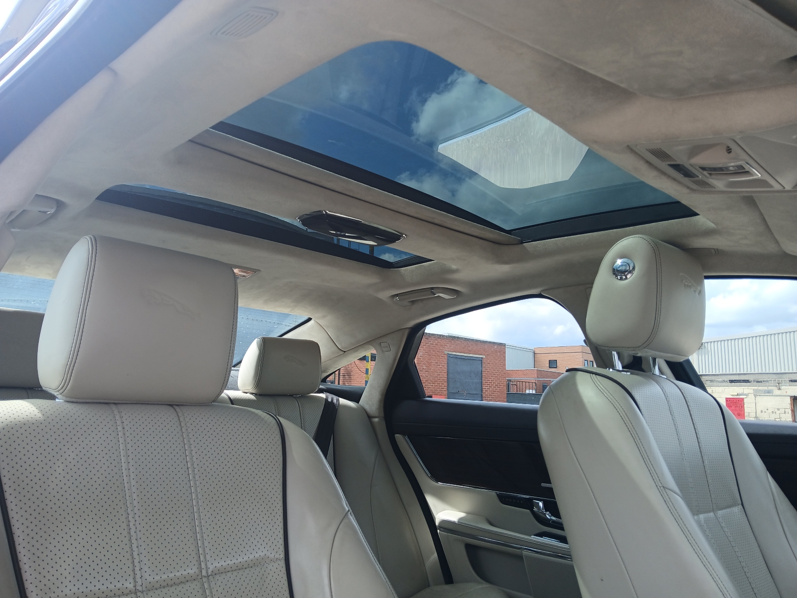 Jaguar Xj Portfolio V6 D Auto - Image 9