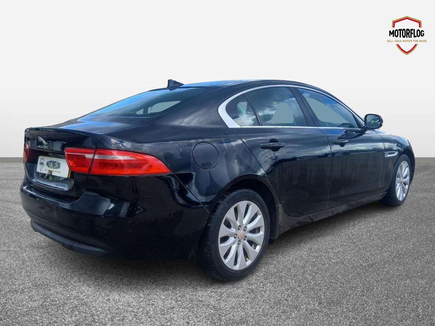 Jaguar Xe Prestige D Auto - Image 5