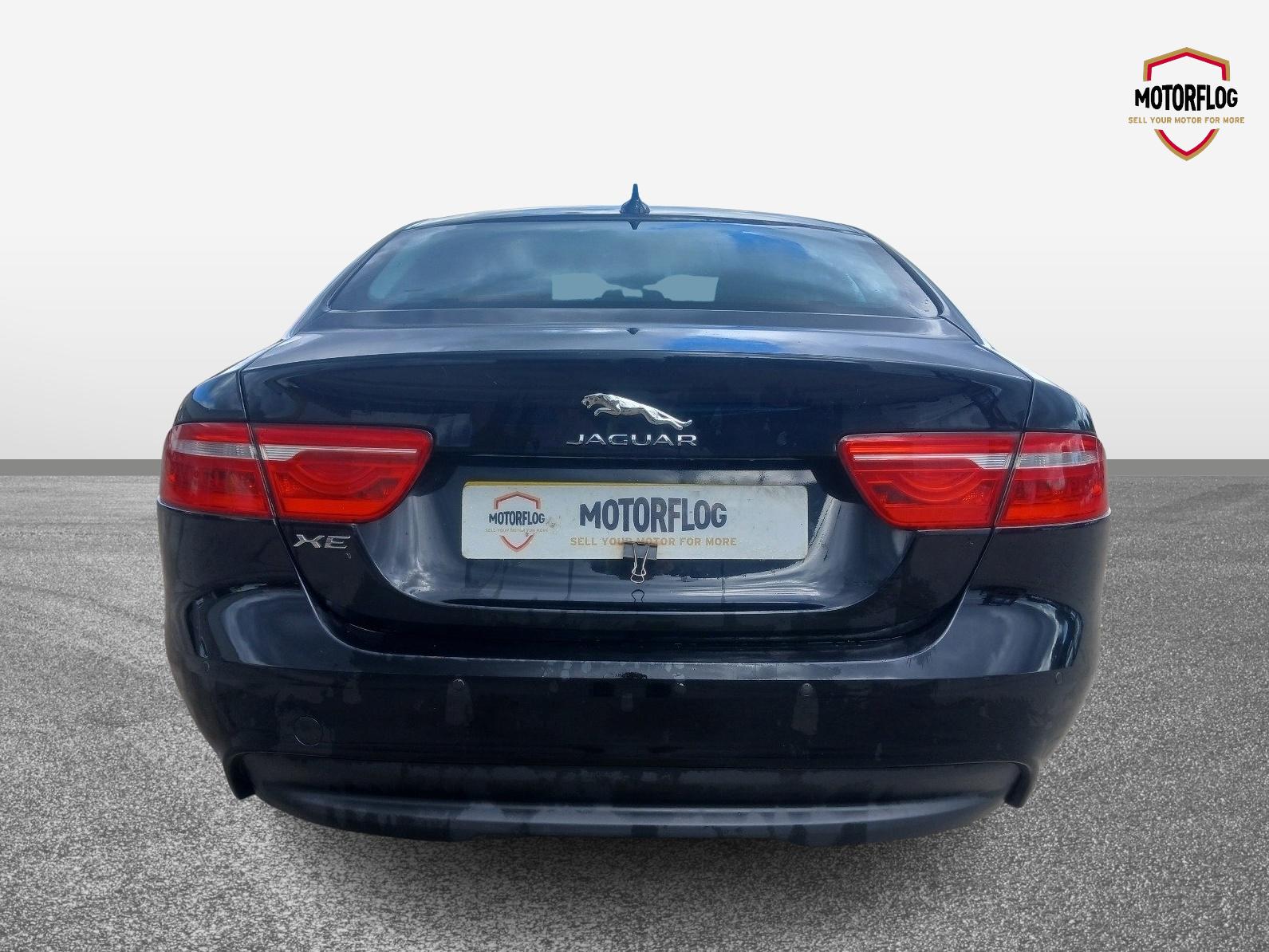 Jaguar Xe Prestige D Auto - Image 7