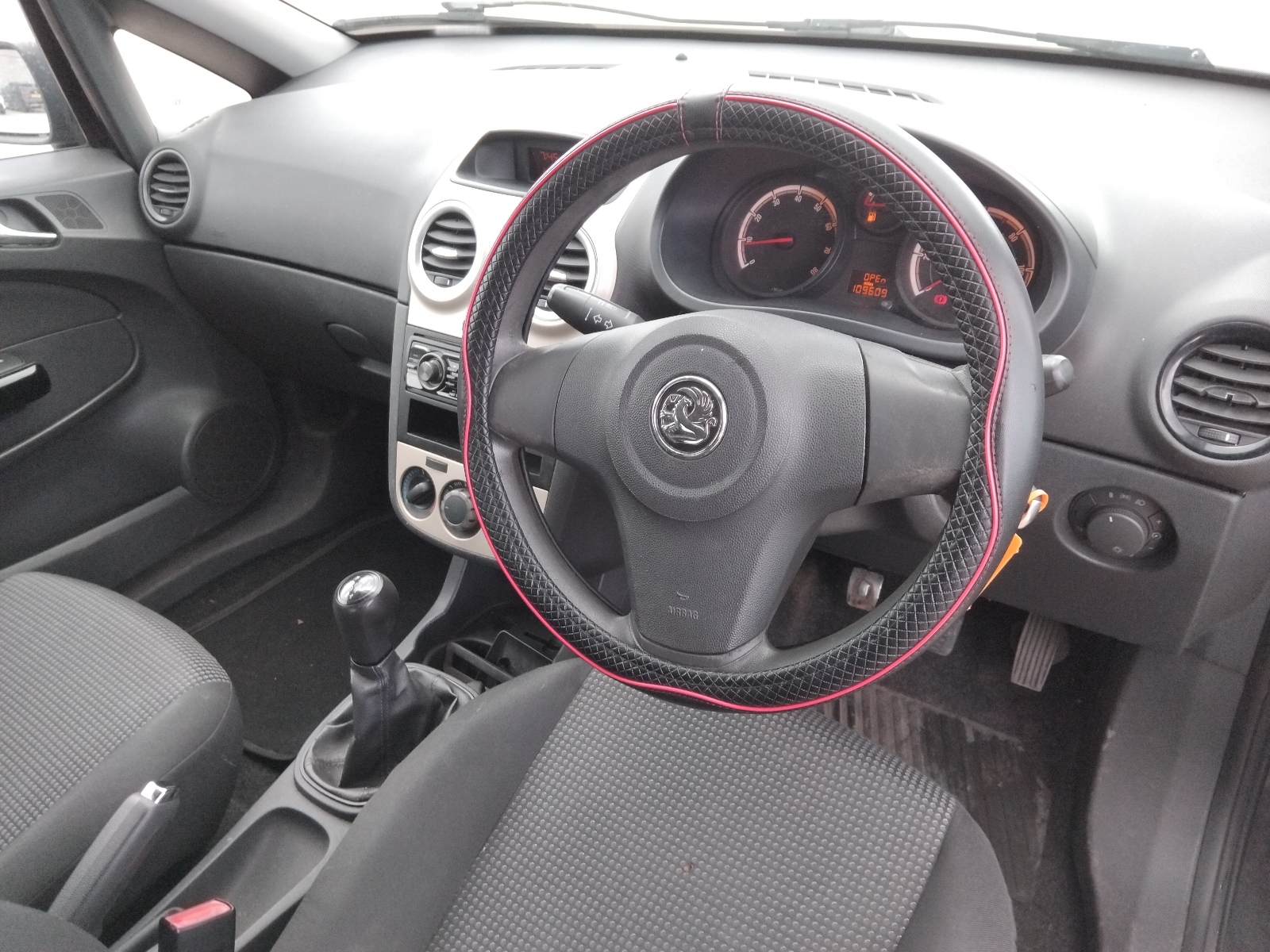 Vauxhall Corsa Life - Image 8