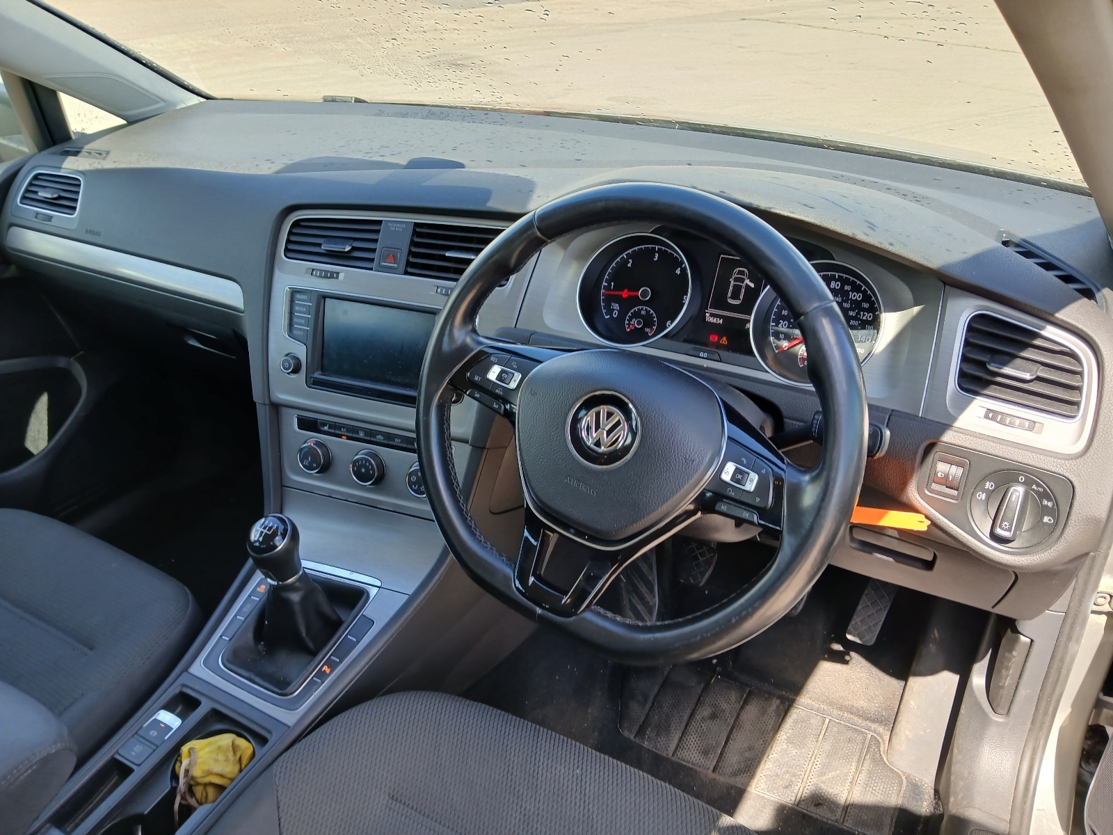 Volkswagen Golf Match Edition TDI Bluemotion Technology - Image 8