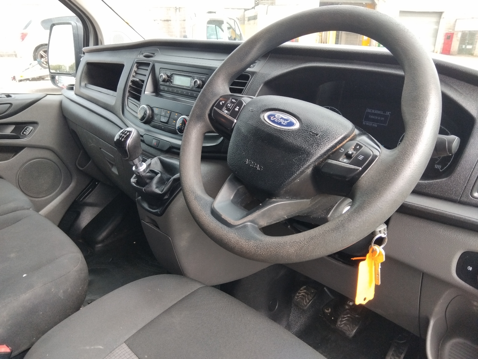 Ford Transit Custom 300 Base - Image 9
