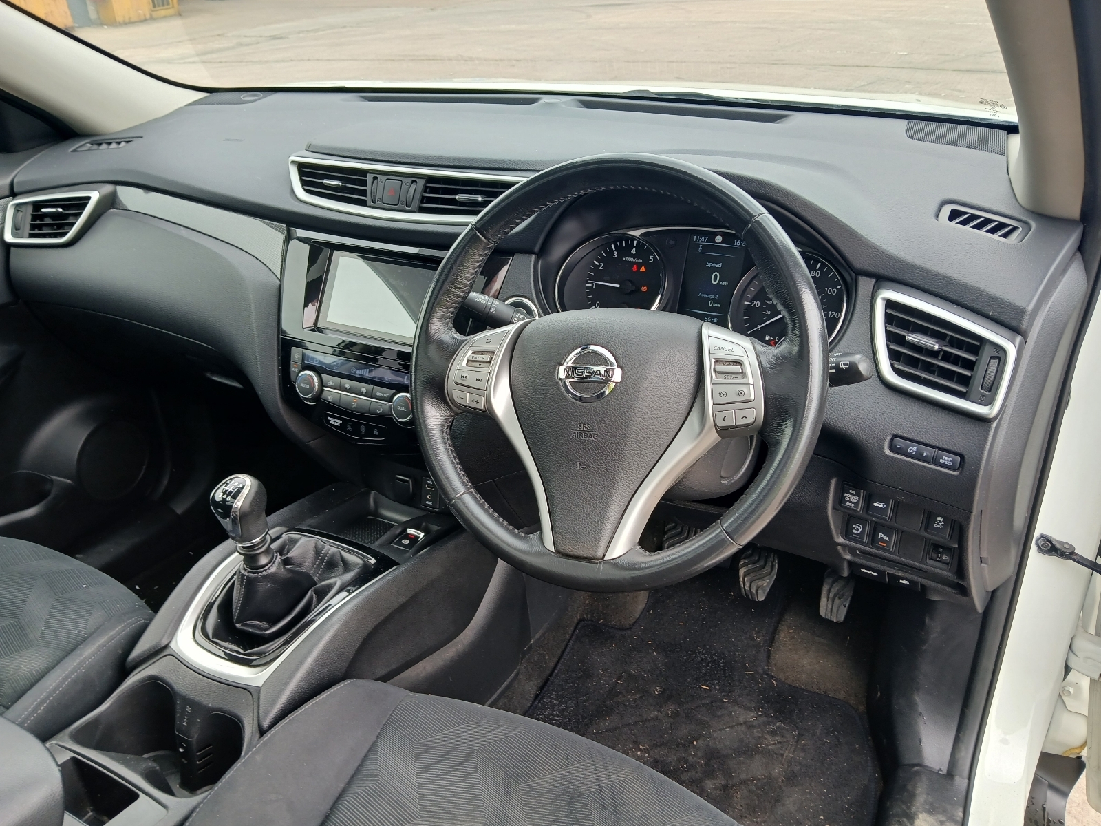 Nissan X-trail N-vision Dig-t - Image 9