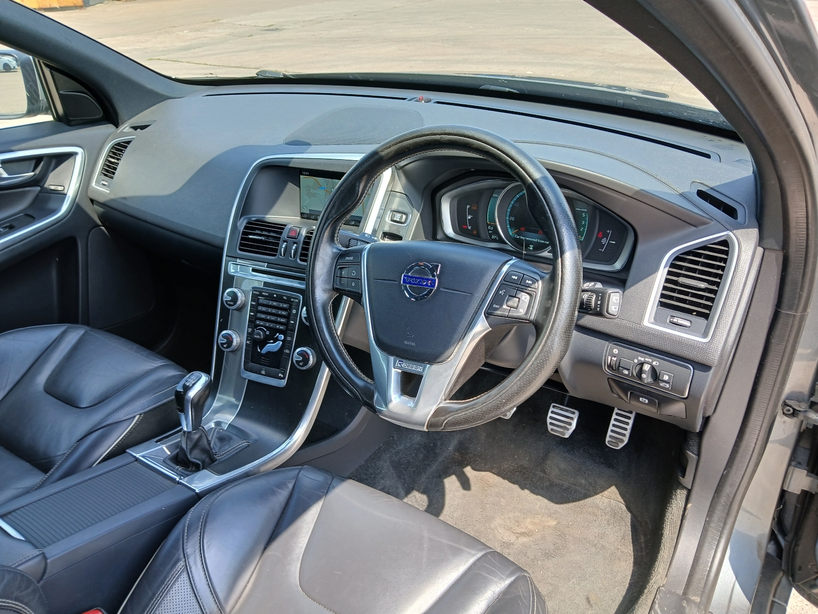 Volvo Xc60 R-design Luxury Nav D4 - Image 8