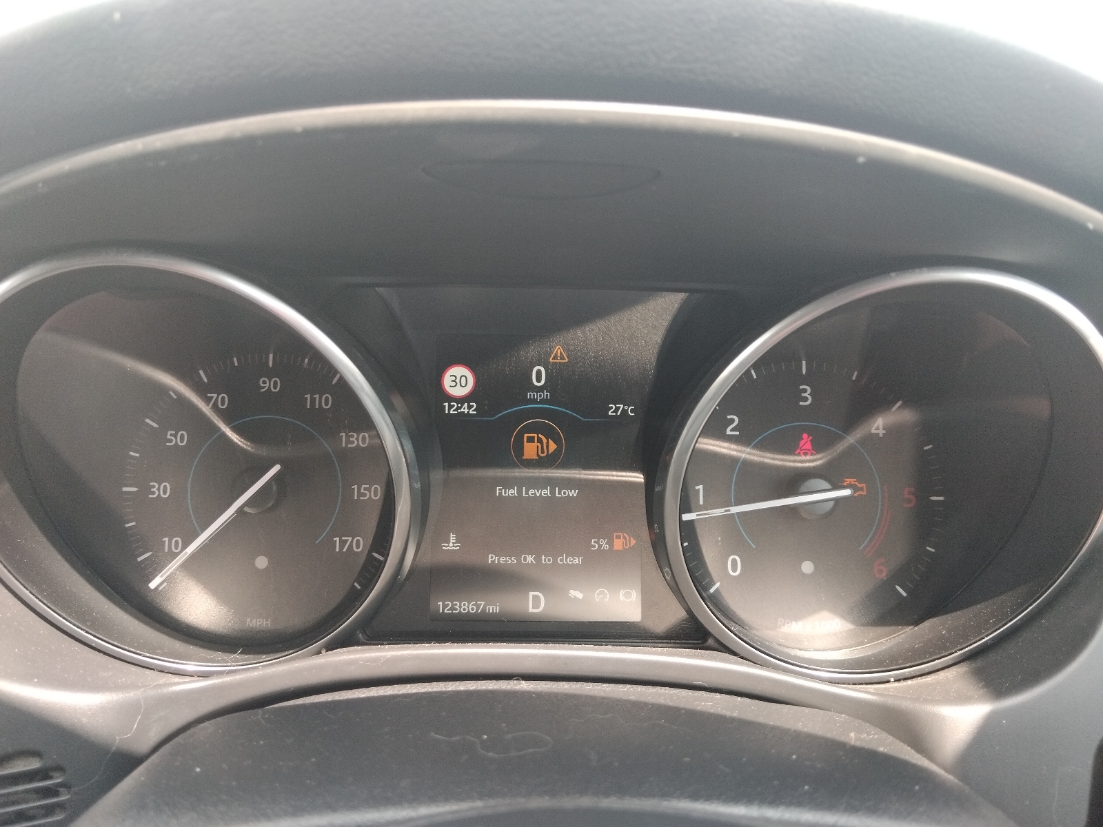 Jaguar Xe R-sport D Auto - Image 9