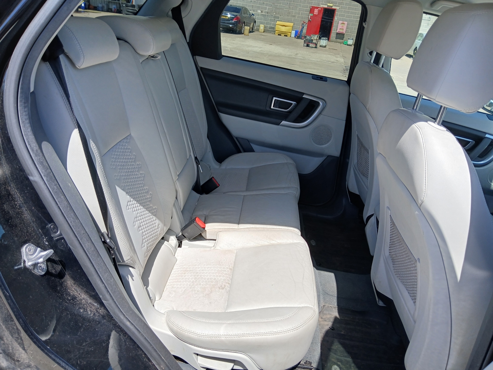 Land Rover Discovery Sport SE Tech TD4 - Image 8
