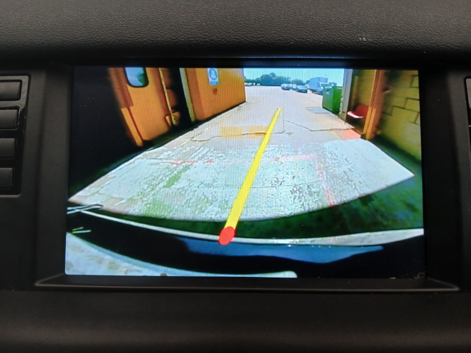 Land Rover Discovery Sport SE Tech TD4 - Image 12