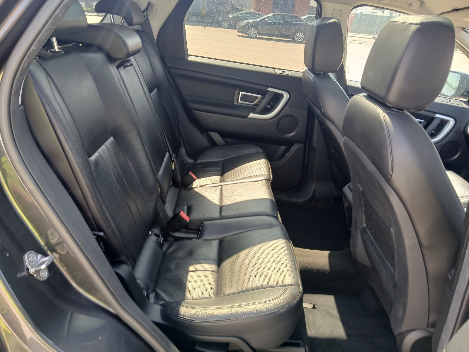 Land Rover Discovery Sport Black HSE TD4 Auto - Image 8
