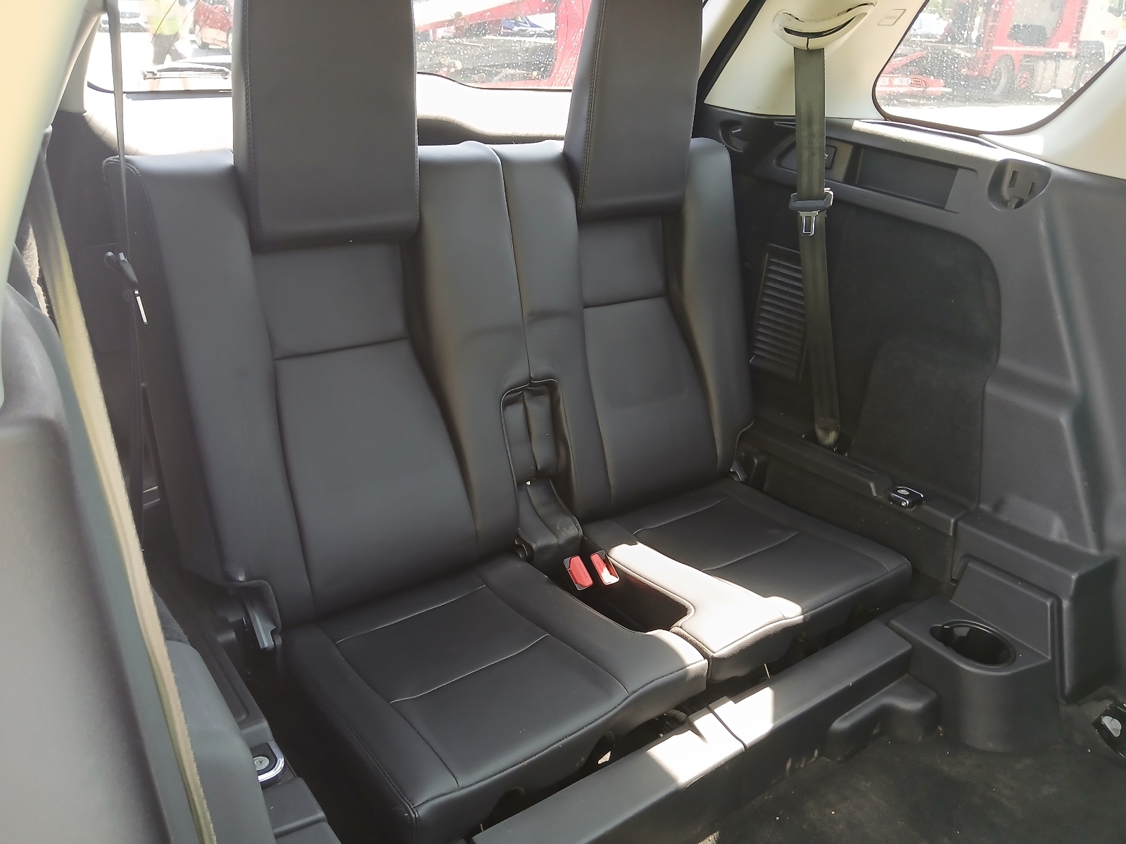 Land Rover Discovery Sport Black HSE TD4 Auto - Image 9