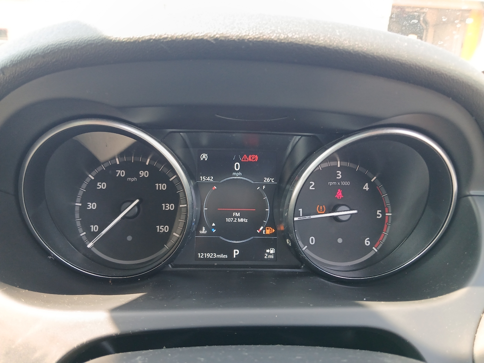 Land Rover Discovery Sport Black HSE TD4 Auto - Image 12