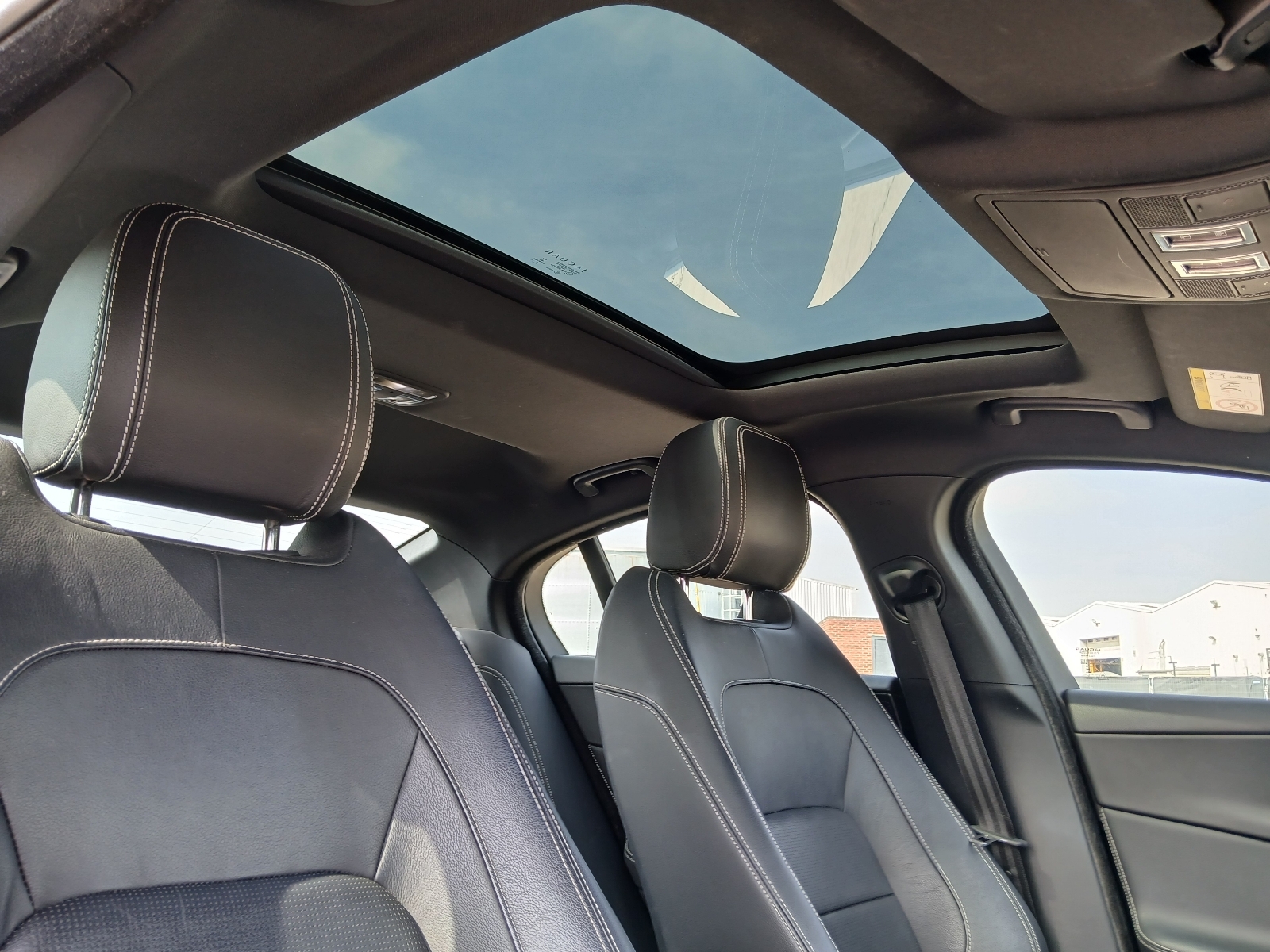 Jaguar Xe R-sport D AWD Auto - Image 11