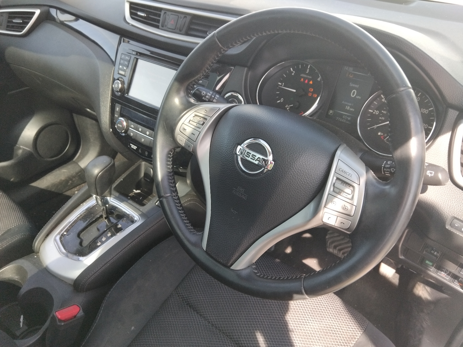 Nissan Qashqai Acenta Premium Dci CVT - Image 9