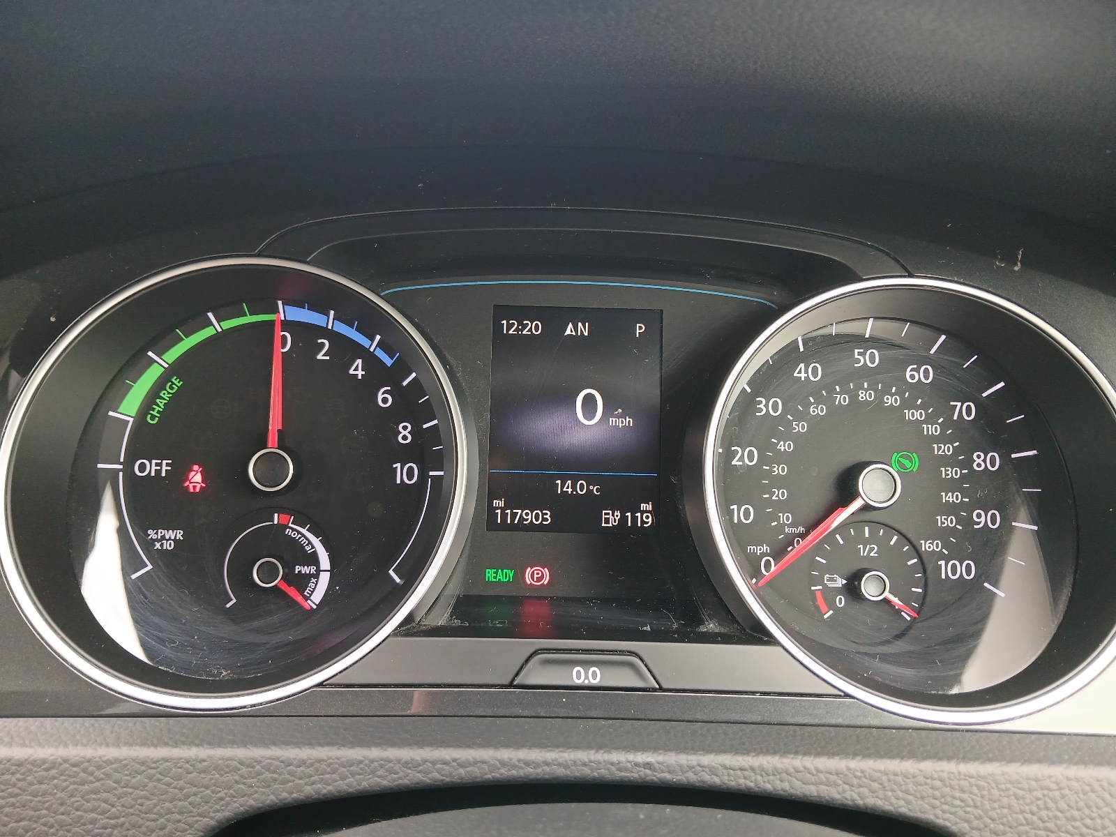 Volkswagen E-golf - Image 9