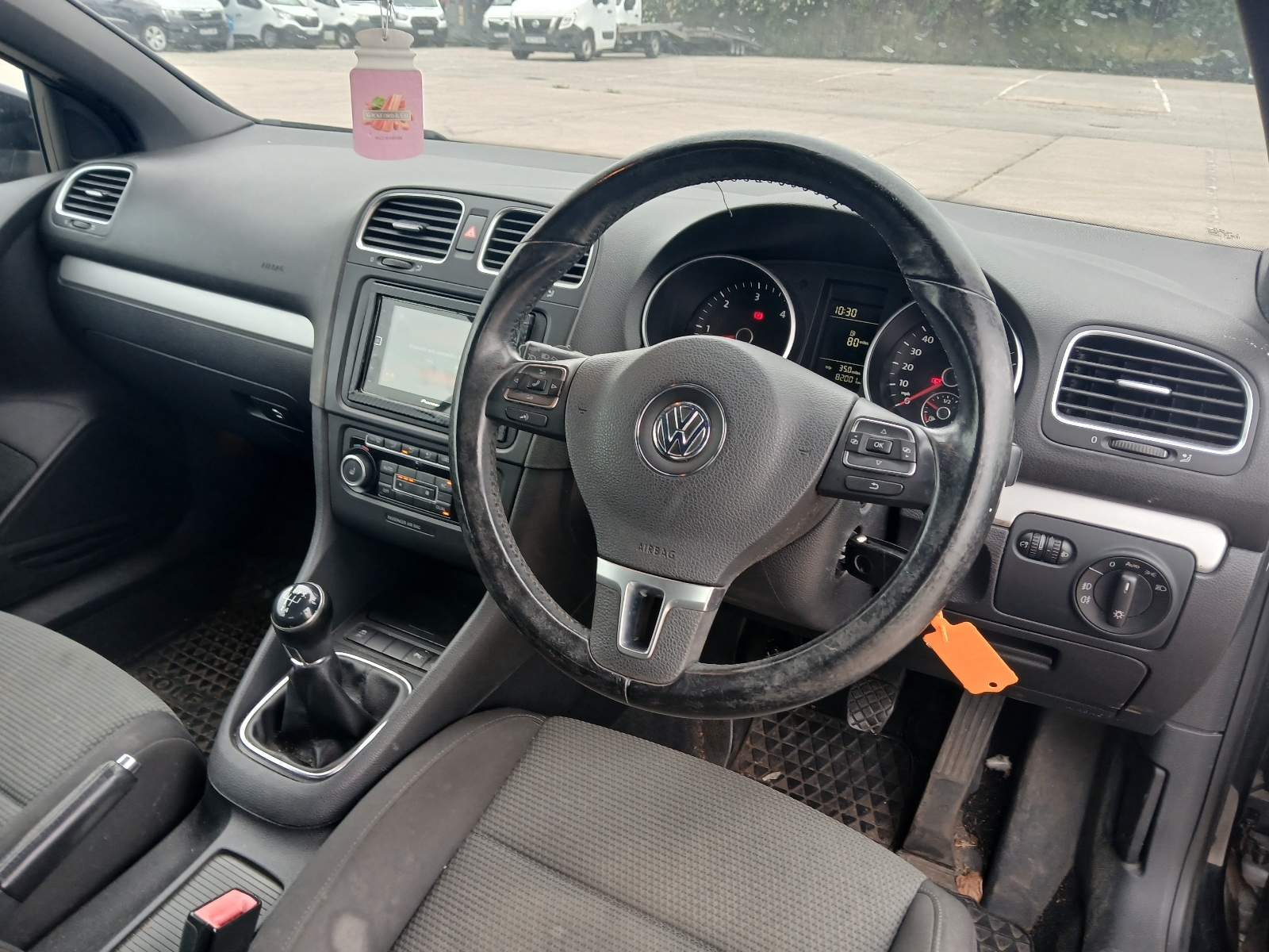 Volkswagen Golf S Bluemotion Technology TDI - Image 8