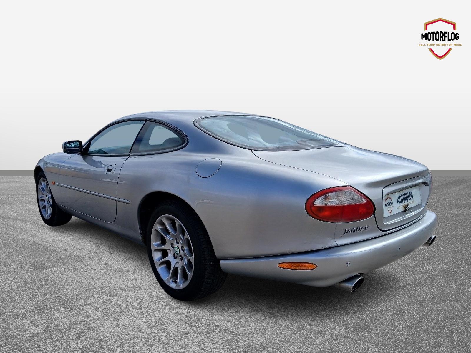 Jaguar Xk8 Coupe Auto - Image 3