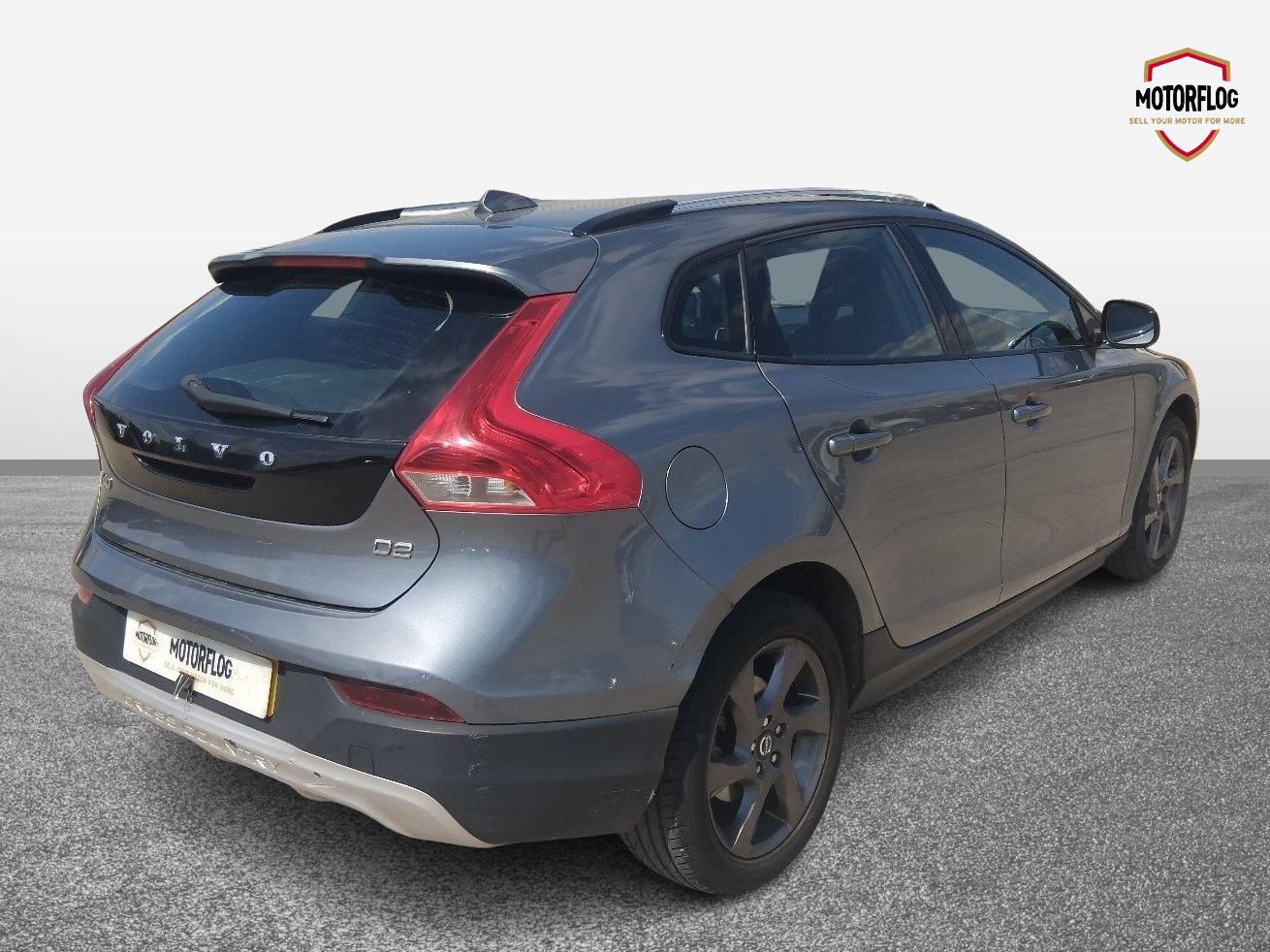 Volvo V40 Cross Country Luxury D2 - Image 5