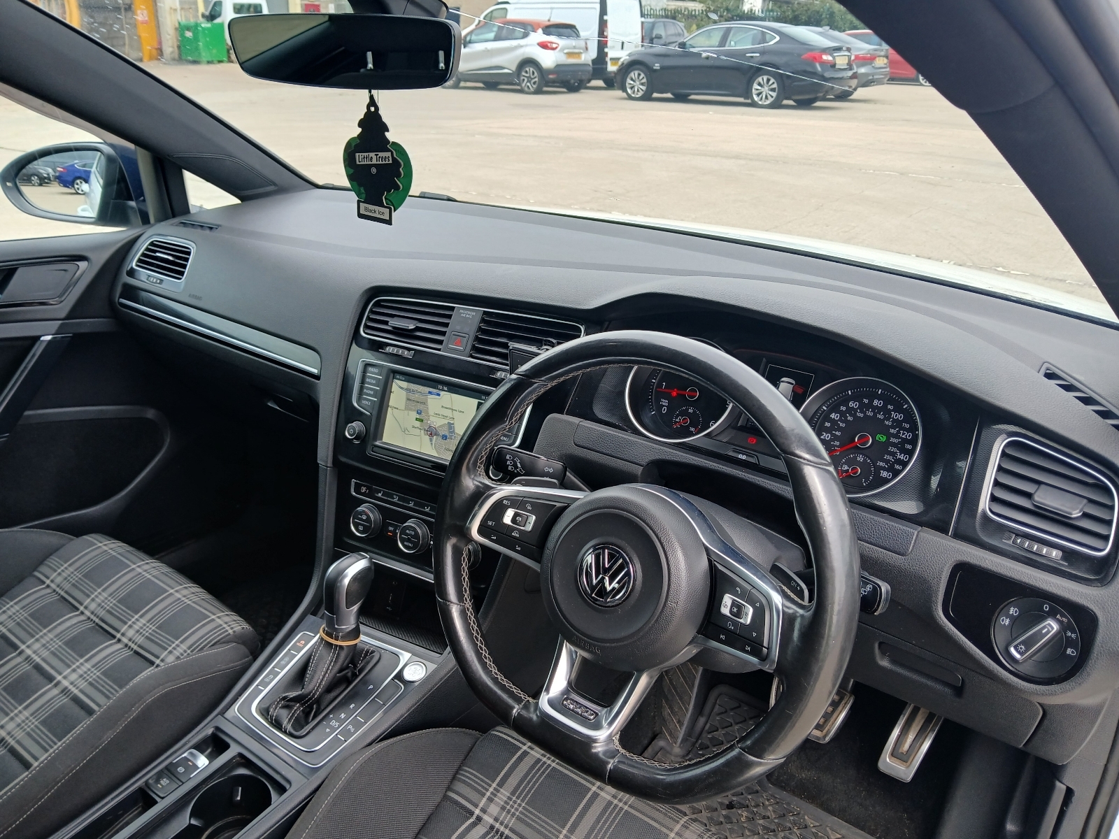Volkswagen Golf GTD Semi-auto - Image 7