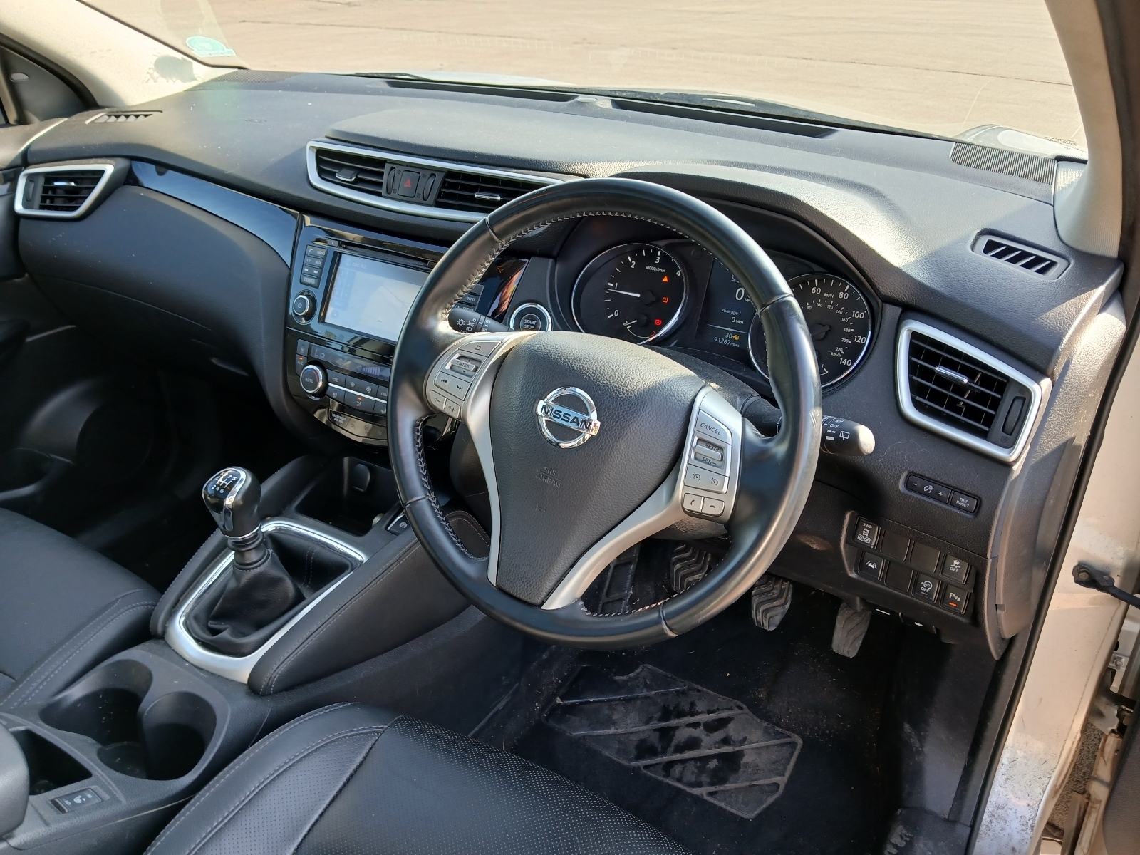 Nissan Qashqai Tekna Dci 4x4 - Image 8