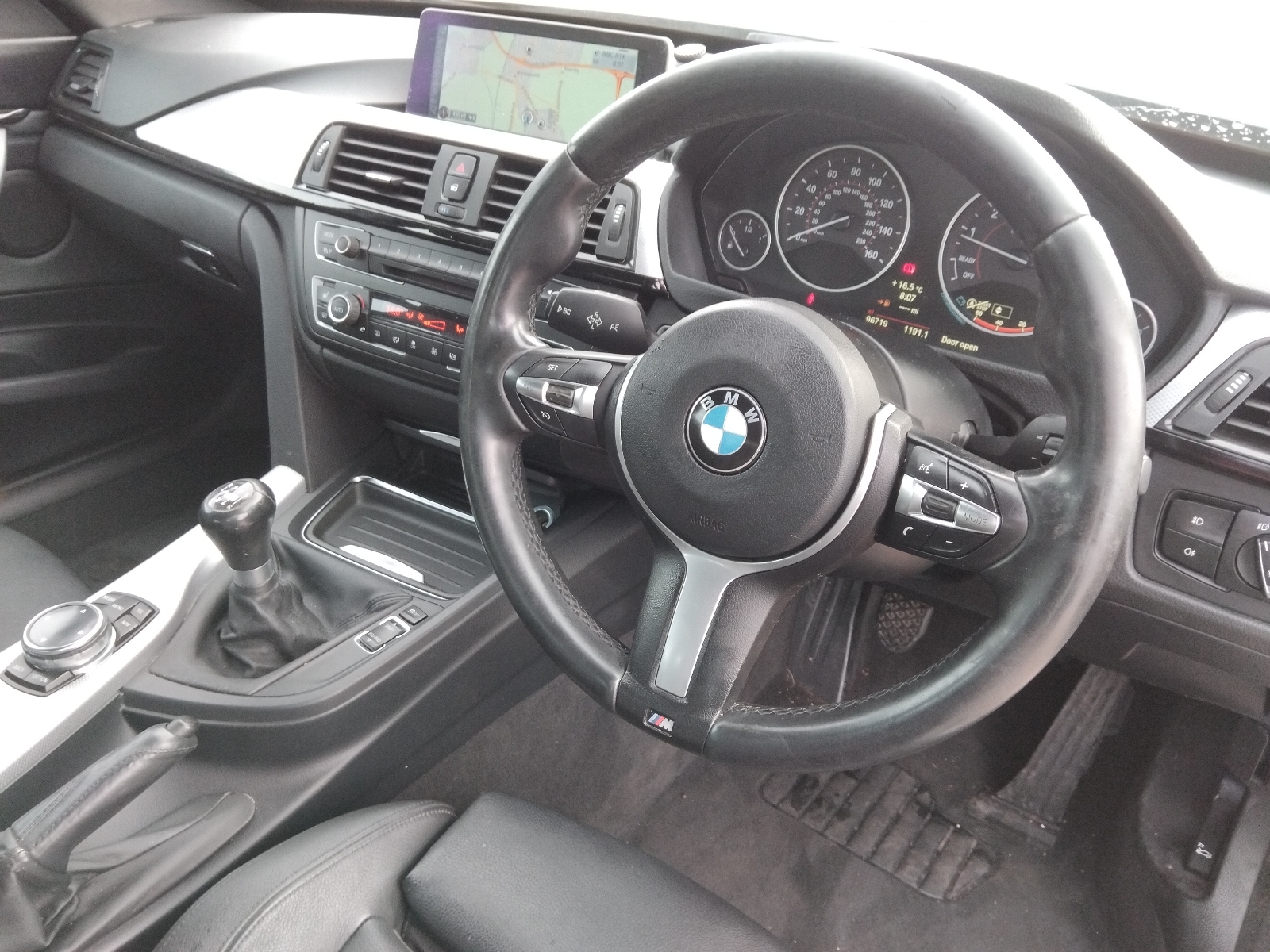 Bmw 320i Xdrive M Sport GT - Image 10