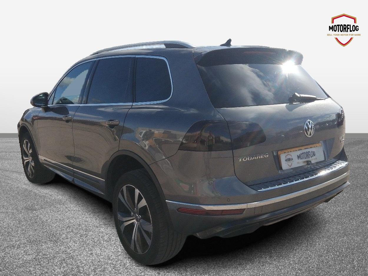 Volkswagen Touareg V6 R-line TDI Bluemotion Technology Auto - Image 2