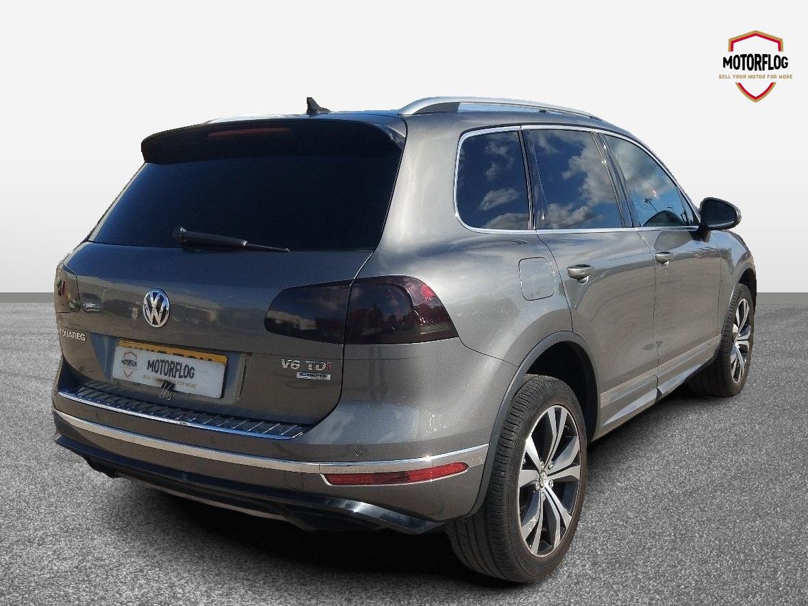 Volkswagen Touareg V6 R-line TDI Bluemotion Technology Auto - Image 4