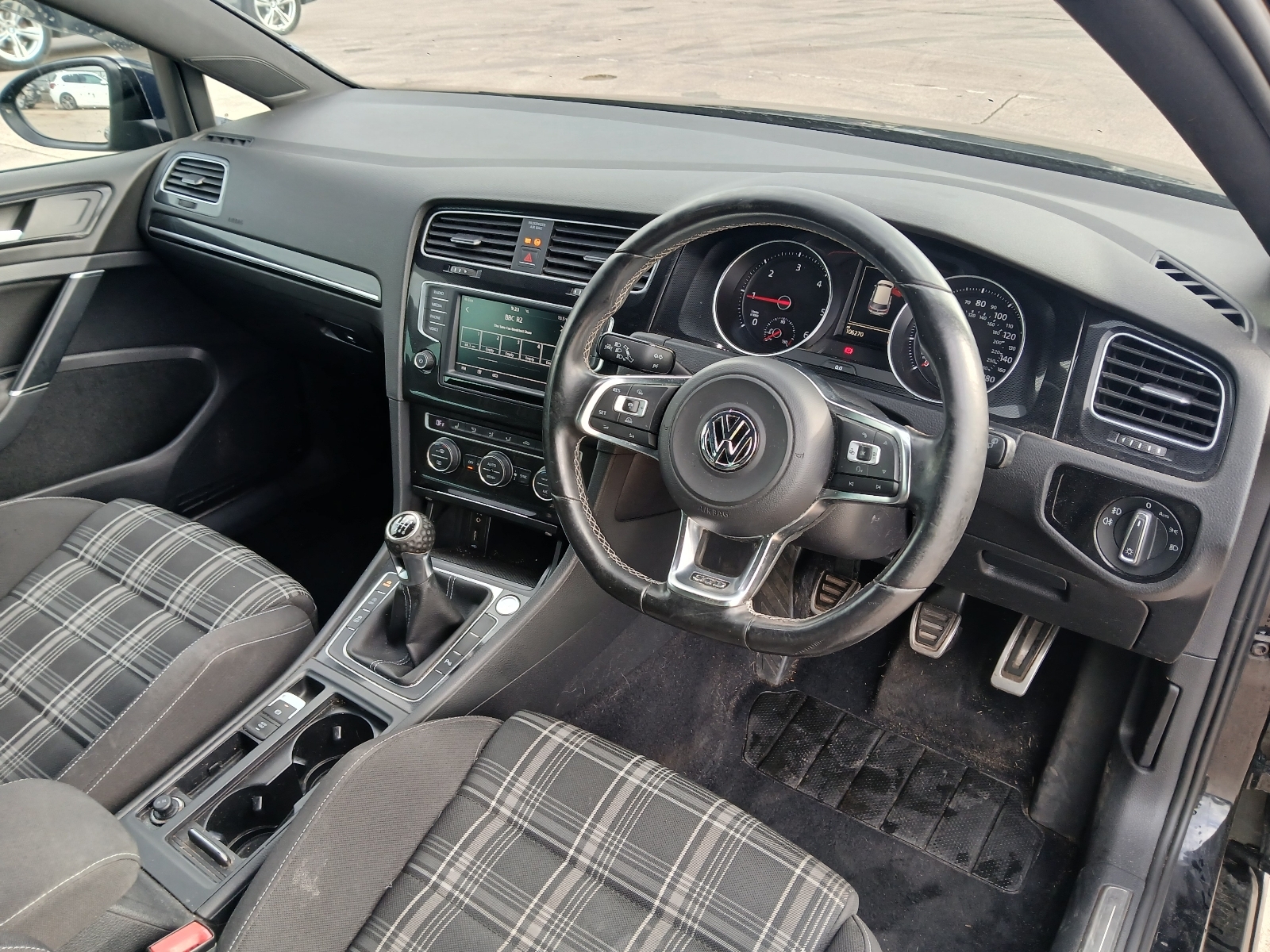Volkswagen Golf GTD - Image 8