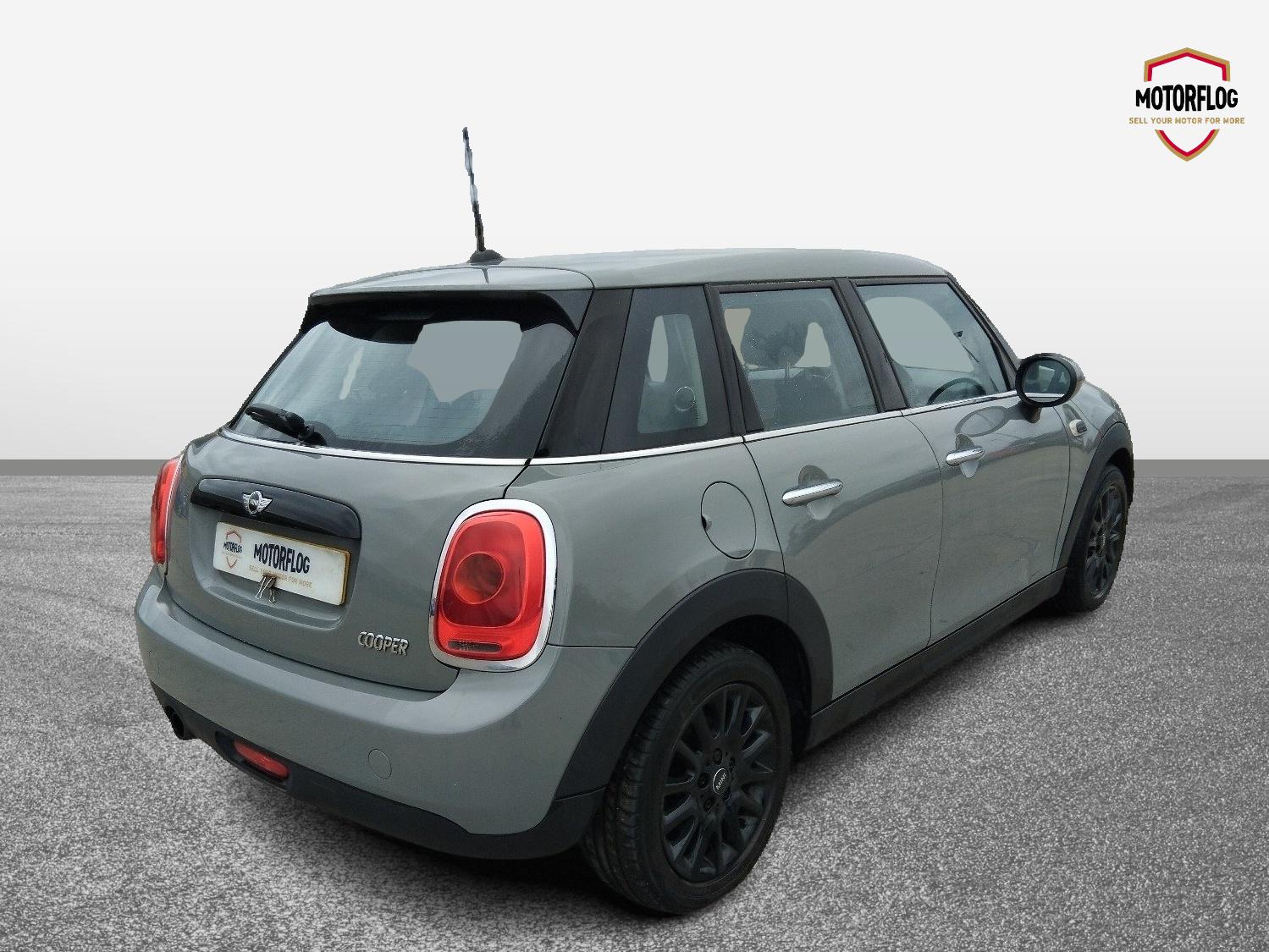 Mini Cooper - Image 6