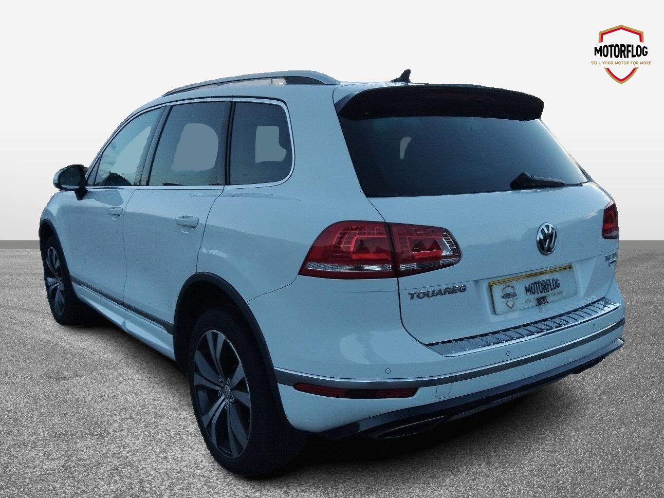 Volkswagen Touareg V6 R-line TDI Bluemotion Technology Auto - Image 4