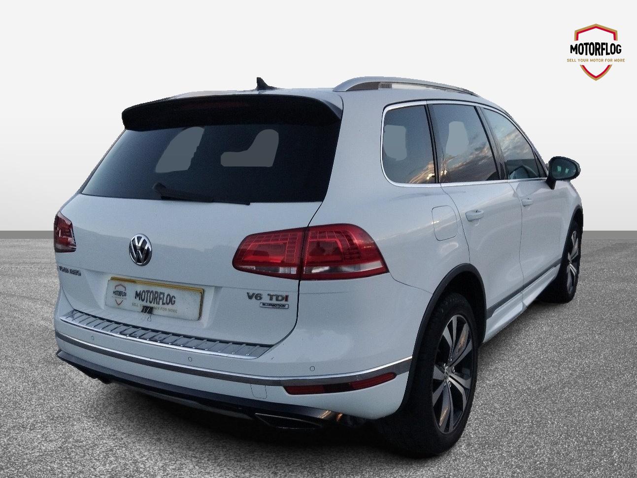 Volkswagen Touareg V6 R-line TDI Bluemotion Technology Auto - Image 6